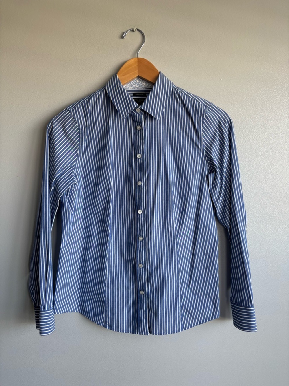 Talbots Petites Wrinkle Resistant Blue White Stripe Long Sleeve Button Down 6P